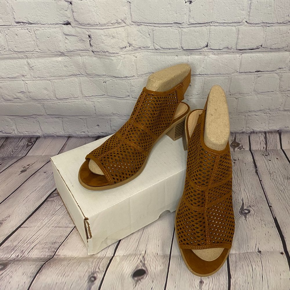 AMERICAN EAGLE heeled peep toe sandals  BROWN SIZE 8.5